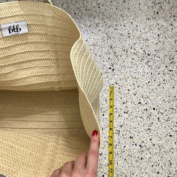 NWT Beyond The Beach BTB JoJo raffia woven straw fringe tote beach bag natural - Picture 5 of 5